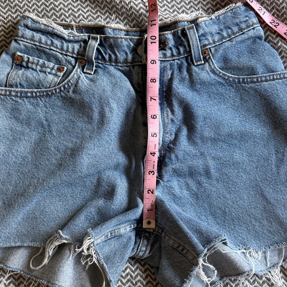 Vintage 90s Levi’s zipper fly cutoff shorts 28” waist - Picture 8 of 9